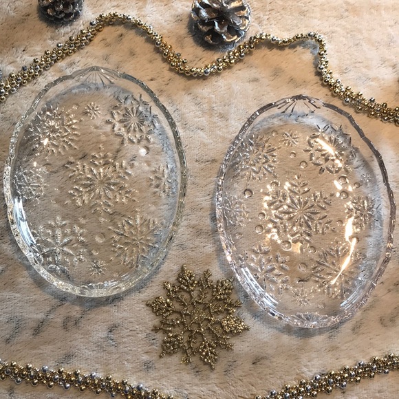MIKASA set of 2 - SnowFlake ❄️ Dish - Picture 1 of 10